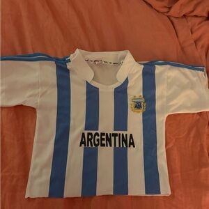Y2K Argentina cropped jersey 🏃🏼‍♀️‍➡️🏃🏼‍♀️‍➡️
Thrifted